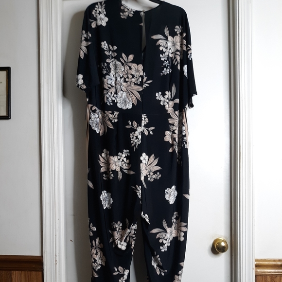 Mlle Gabrielle Black Floral V Neck Jumpsuit - Picture 3 of 8